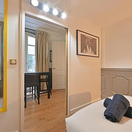 Utopique - 2 Min Palais Des Papes - Wifi - Patio Apartment Avignon